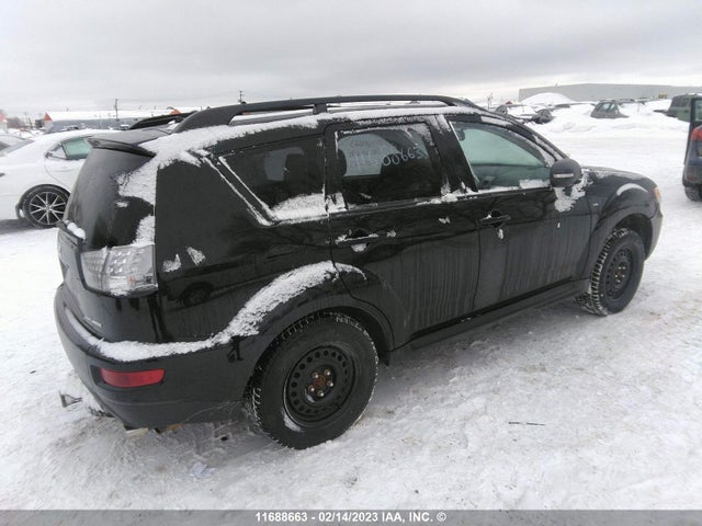 JA4JT3AX8DU600671 Mitsubishi Outlander Se