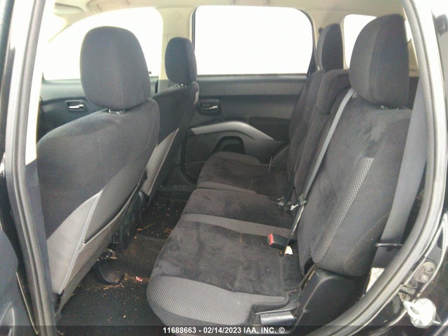 JA4JT3AX8DU600671 Mitsubishi Outlander Se