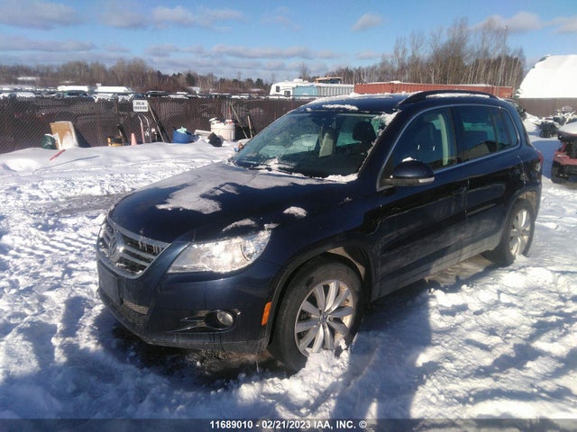 Volkswagen Tiguan 2011 WVGBV7AX1BW504857 Image 2