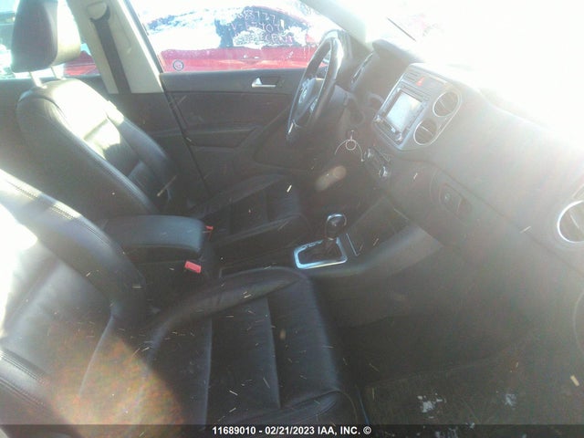 Volkswagen Tiguan 2011 WVGBV7AX1BW504857 Image 6