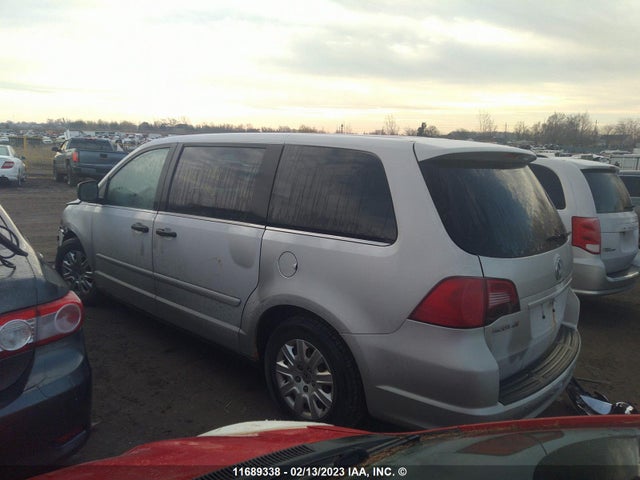 Volkswagen Routan S 2011 2V4RW4DG5BR724169 Image 5