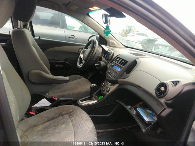 Chevrolet SONIC LS 2013 1G1JA5SH1D4107910 Image 6