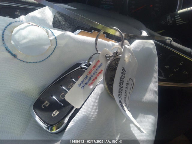 1G1ZD5STXJF247727 Chevrolet Malibu