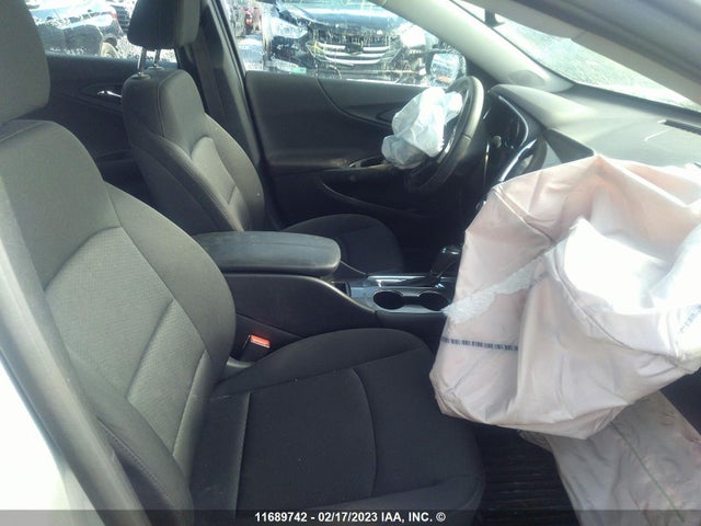 1G1ZD5STXJF247727 Chevrolet Malibu