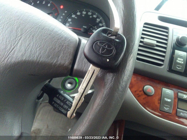 Toyota Camry 2002 JTDBF30K520013534 Image 3