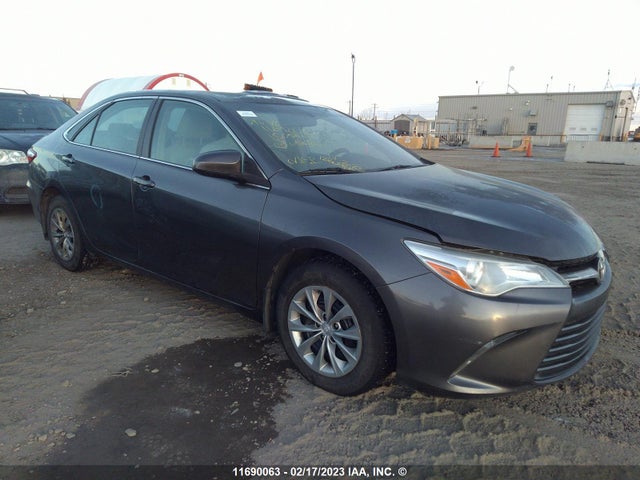 2015 Toyota Camry Le/xle/se/xse მანქანა იყიდება აუქციონზე, vin: 4T1BF1FK4FU011666, აუქციონის ნომერი: 11690063