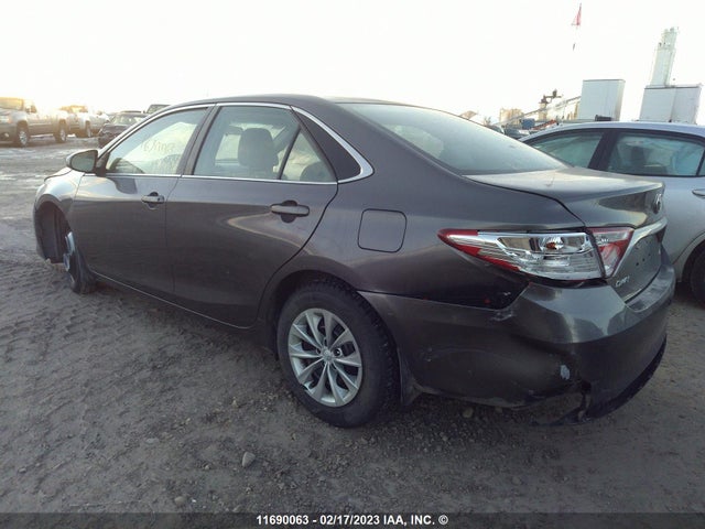2015 Toyota Camry Le/xle/se/xse მანქანა იყიდება აუქციონზე, vin: 4T1BF1FK4FU011666, აუქციონის ნომერი: 11690063