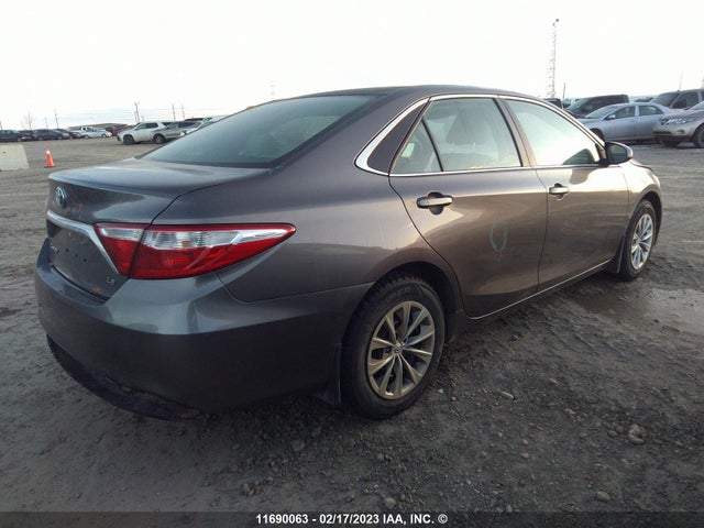 2015 Toyota Camry Le/xle/se/xse მანქანა იყიდება აუქციონზე, vin: 4T1BF1FK4FU011666, აუქციონის ნომერი: 11690063