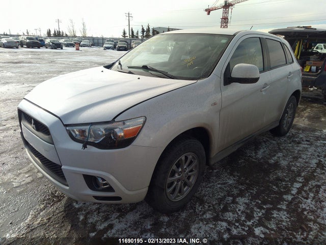 JA4AJ3AU9BZ602523 Mitsubishi RVR SE