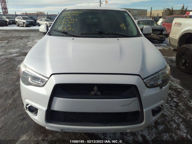 JA4AJ3AU9BZ602523 Mitsubishi RVR SE