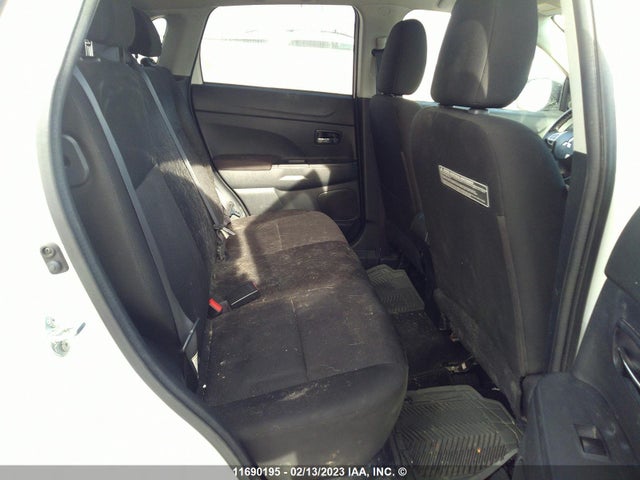 JA4AJ3AU9BZ602523 Mitsubishi RVR SE
