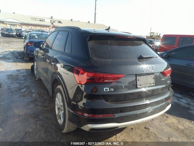 WA1AUCF3XM1072930 Audi Q3 Premium 40