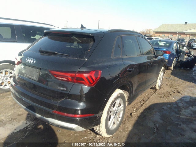 WA1AUCF3XM1072930 Audi Q3 Premium 40