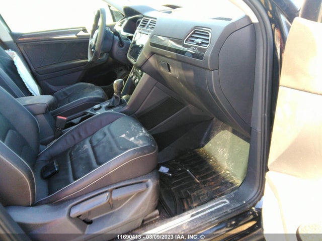 3VV4B7AX2MM142581 Volkswagen Tiguan Sel Premium R-line