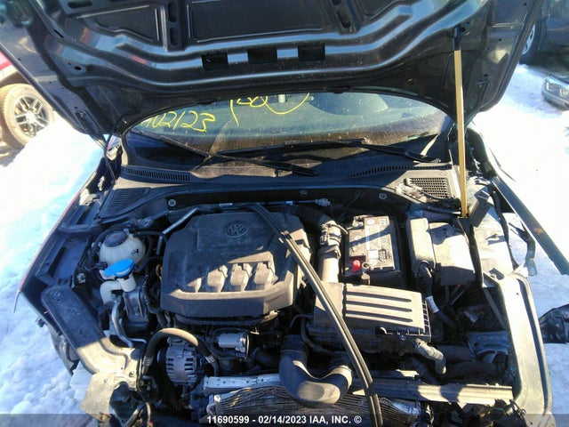 1VWBA7A38MC010817 Volkswagen Passat Highline