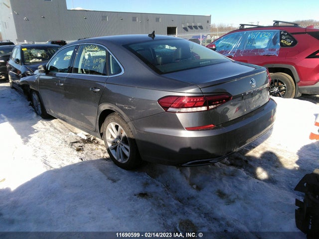 1VWBA7A38MC010817 Volkswagen Passat Highline