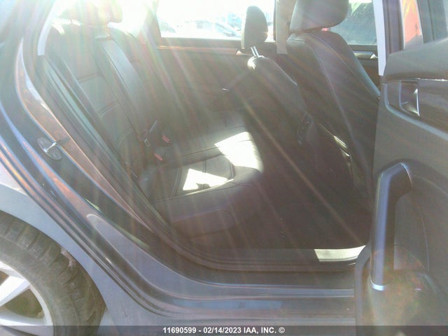 1VWBA7A38MC010817 Volkswagen Passat Highline