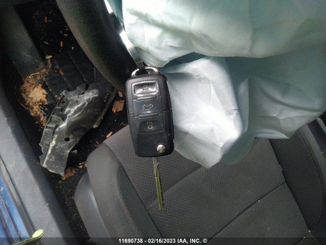 Volkswagen Rabbit 2008 WVWCA71K58W171998 Image 3