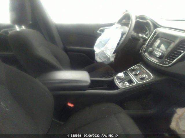 1C3CCCFB2FN644646 Chrysler 200 LX