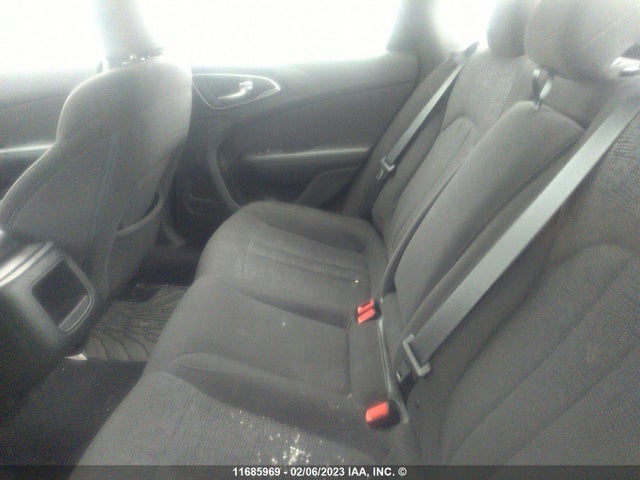 1C3CCCFB2FN644646 Chrysler 200 LX