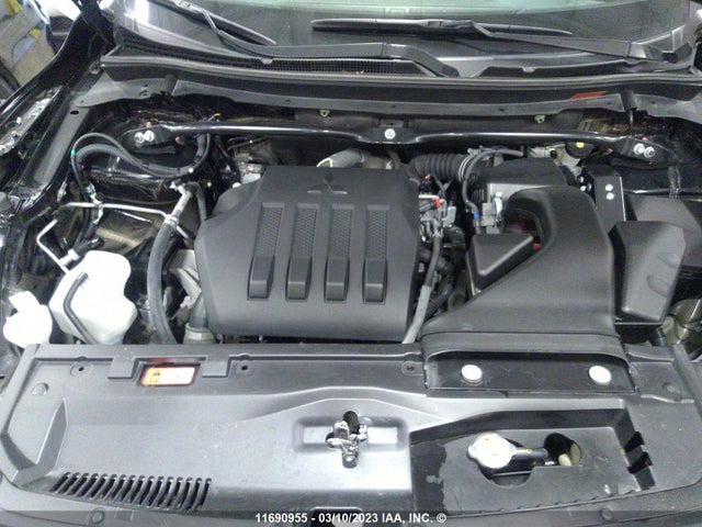 JA4ATUAA7NZ607388 Mitsubishi Eclipse Cross Es