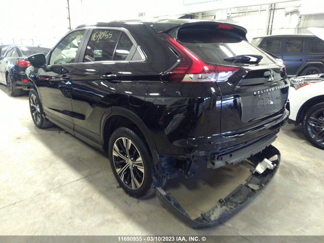 JA4ATUAA7NZ607388 Mitsubishi Eclipse Cross Es