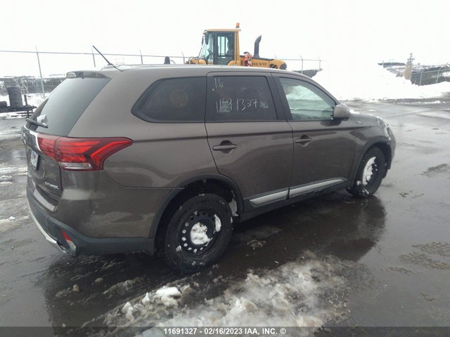 JA4AZ2A34GZ601040 Mitsubishi Outlander Es