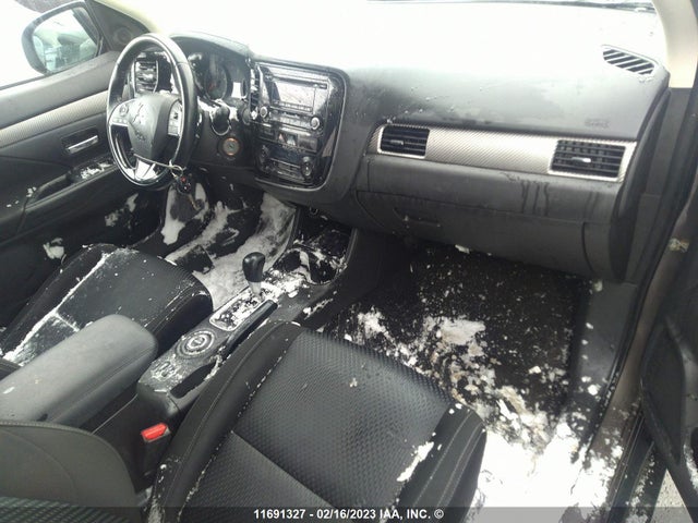 JA4AZ2A34GZ601040 Mitsubishi Outlander Es