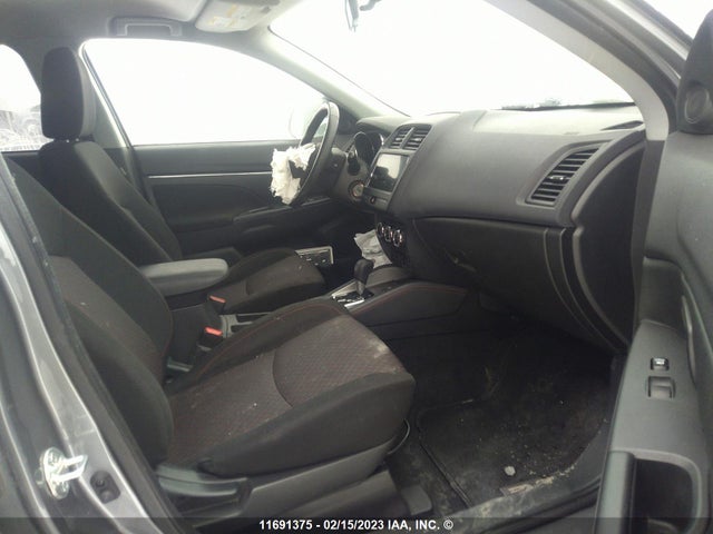 JA4AJ3AU0KU601628 Mitsubishi RVR SE