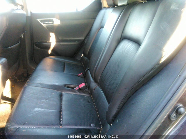 JTHKD5BH7B2035850 Lexus CT 200