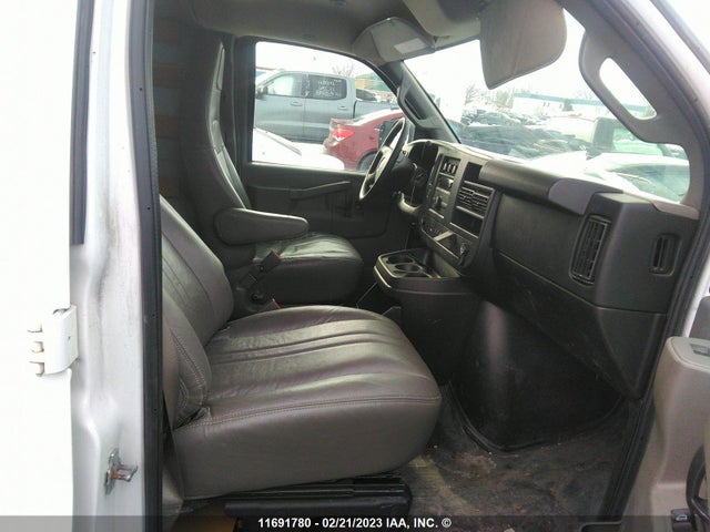 Chevrolet Express G2500 2018 1GCWGBFP3J1282250 Image 5