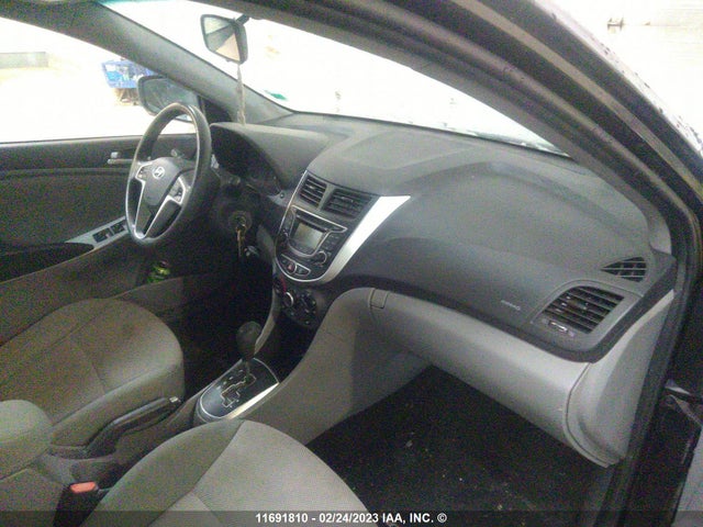 11691810 :رقم المزاد ، KMHCT4AE3DU501206 vin ، 2013 Hyundai Accent Gls/gs مزاد بيع