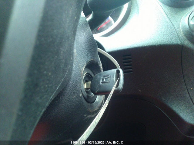 Honda Fit 2011 JHMGE8G30BC800103 Image 3