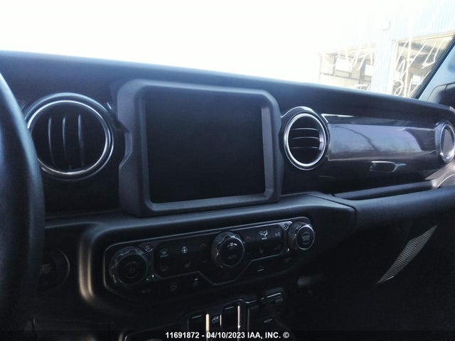 1C4HJXEN3MW637478 Jeep Wrangler Unlimited Sahara