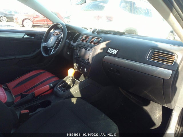 3VWB07AJ8FM222801 Volkswagen JETTA SE