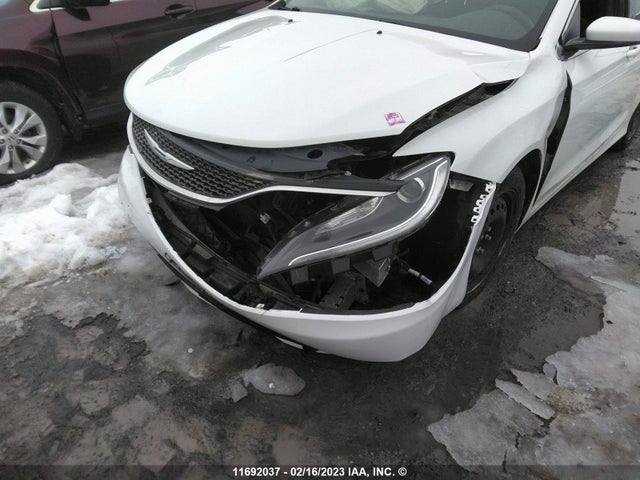 1C3CCCFB1FN686113 Chrysler 200 LX