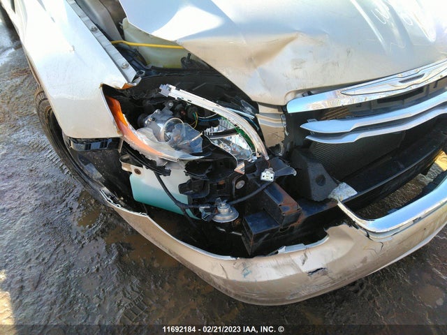 1C3CCBBB4EN101202 Chrysler 200 Touring