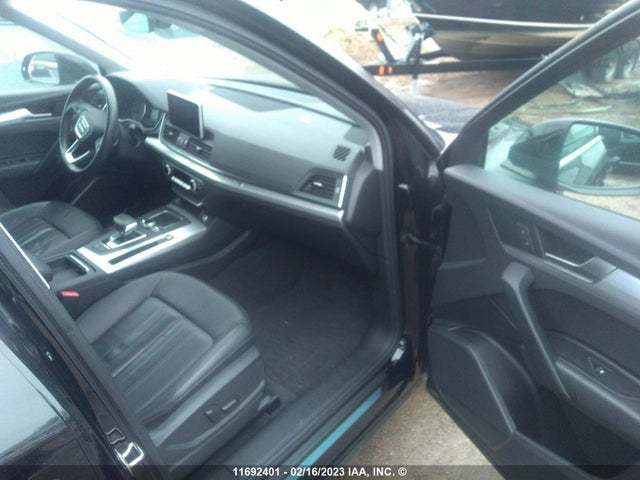 WA1BNAFY9K2070871 Audi Q5 Premium Plus
