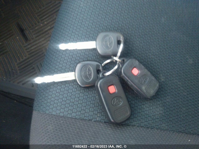 Toyota Matrix Wagon 2005 2T1KR32E45C907081 Image 3