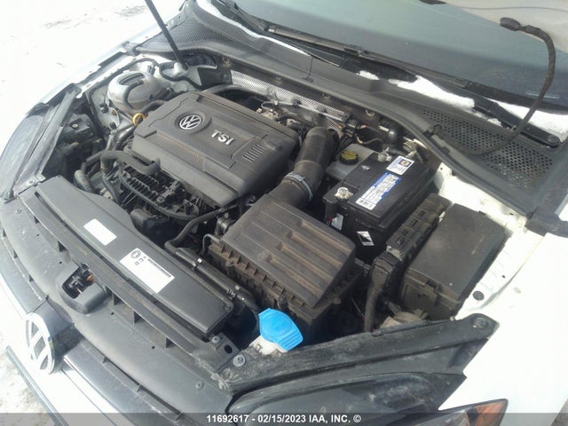 3VW217AU4HM020547 Volkswagen Golf S/wolfsburg/se/sel