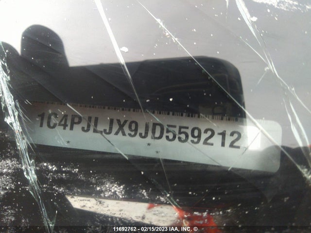 1C4PJLJX9JD559212 Jeep Cherokee Overland