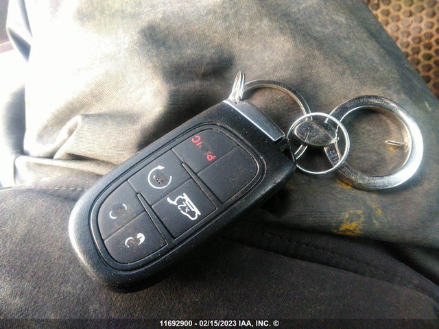 1C4PJMCS7FW588131 Jeep Cherokee Latitude
