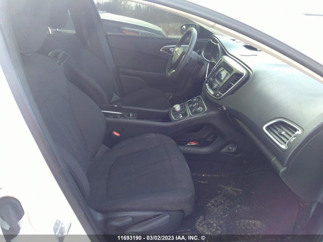 Chrysler 200 LX 2015 1C3CCCFB4FN623491 Image 6
