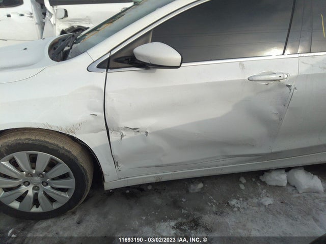 Chrysler 200 LX 2015 1C3CCCFB4FN623491 Image 7