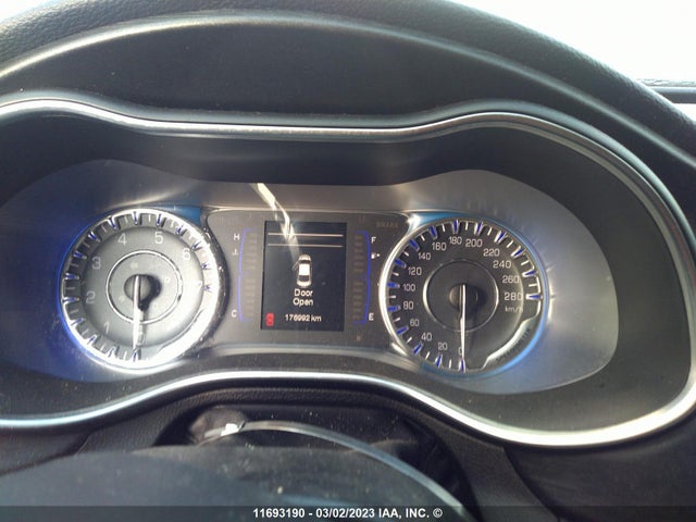 Chrysler 200 LX 2015 1C3CCCFB4FN623491 Image 8
