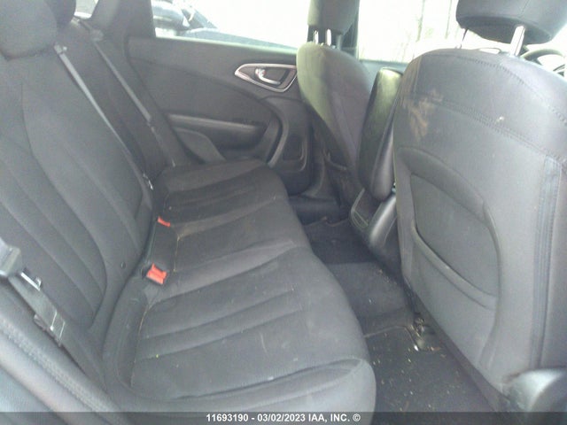 Chrysler 200 LX 2015 1C3CCCFB4FN623491 Image 9
