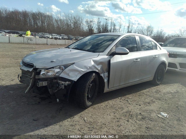 Chevrolet Cruze 2015 1G1PC5SB5F7150289 Image 2