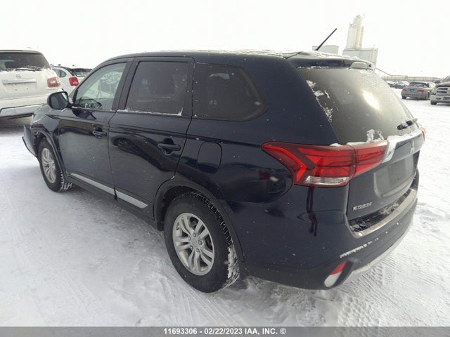 JA4AD2A3XGZ600960 Mitsubishi Outlander Es