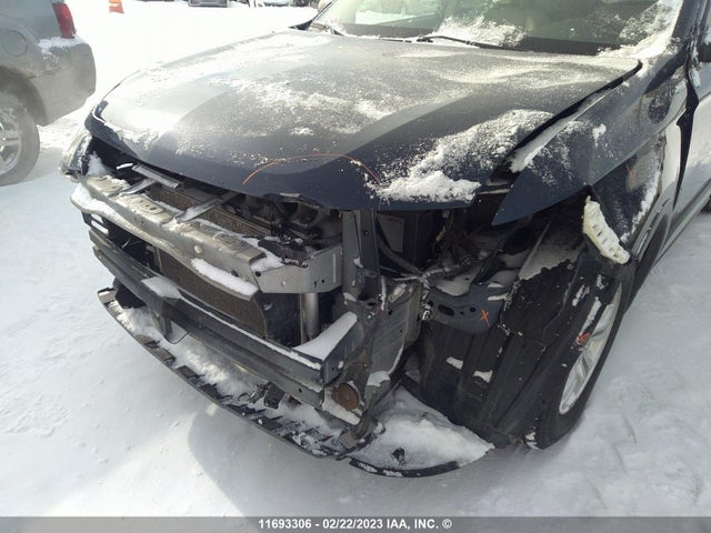 JA4AD2A3XGZ600960 Mitsubishi Outlander Es
