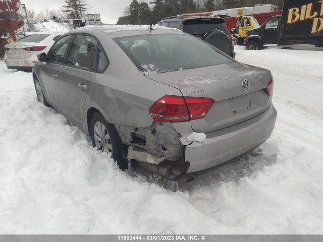 1VWAH7A35DC007607 Volkswagen PASSAT S